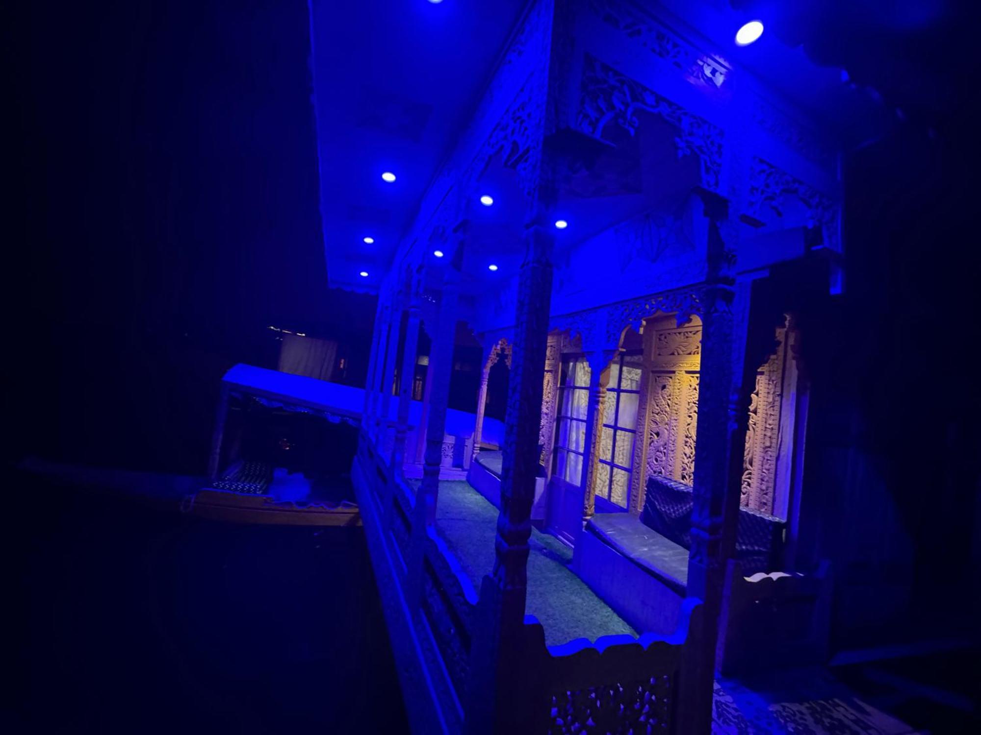 Houseboat Young Balmoral Castle Srīnagar 外观 照片